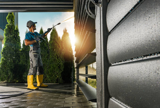 Best Pool Deck Cleaning  in Madison, WI